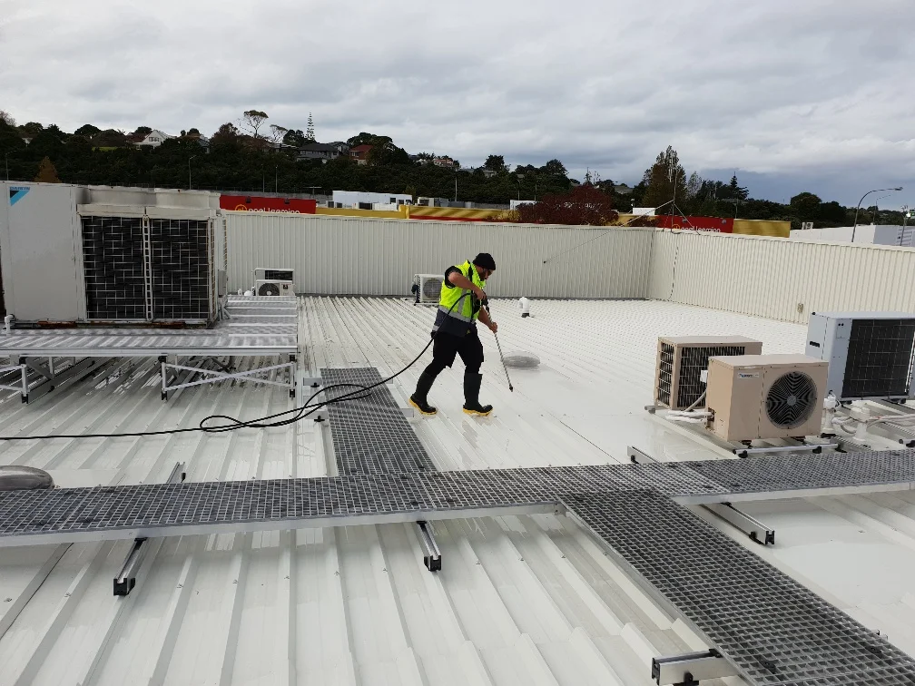 Industrial high-level roof cleaning with safety walk-ways