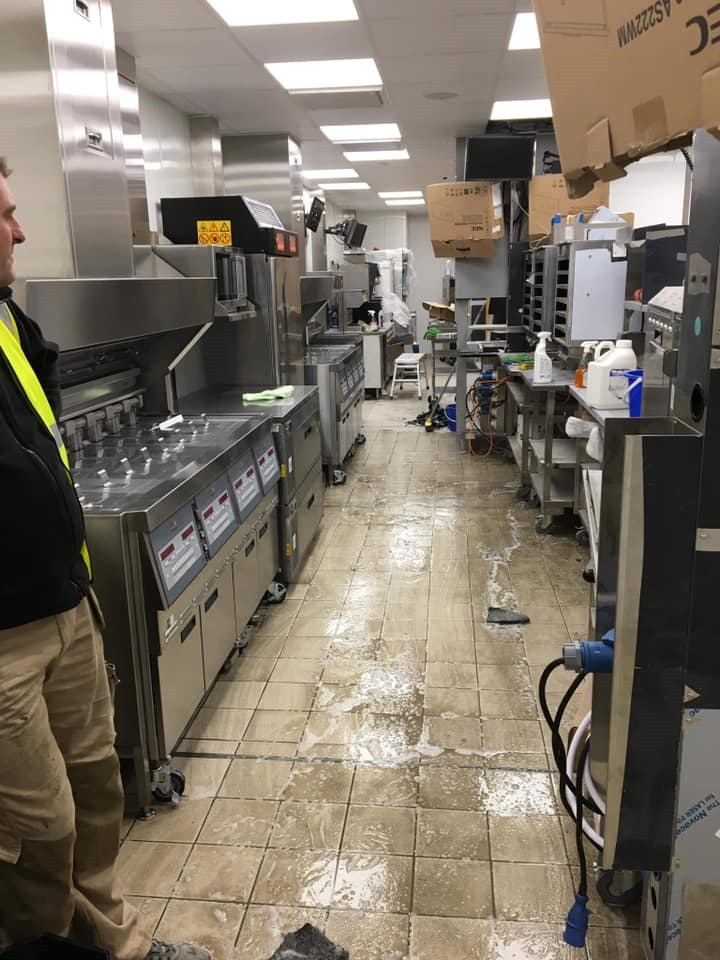 Commercial kitchen deep cleaning